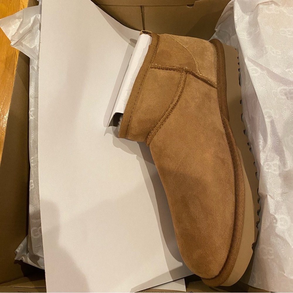 Uggs classic ultra minis NEW IN BOX - Picture 7 of 11
